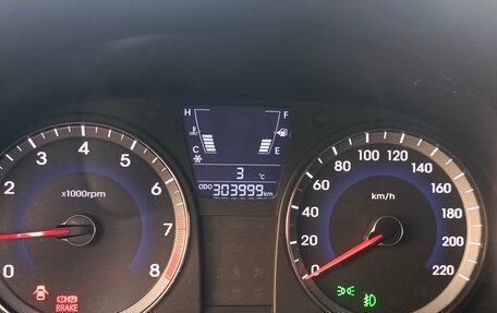 Hyundai Solaris II рестайлинг, 2012 год, 660 000 рублей, 6 фотография