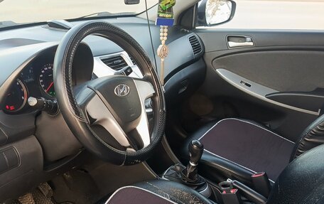 Hyundai Solaris II рестайлинг, 2012 год, 660 000 рублей, 10 фотография