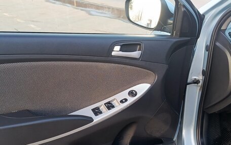 Hyundai Solaris II рестайлинг, 2012 год, 660 000 рублей, 9 фотография