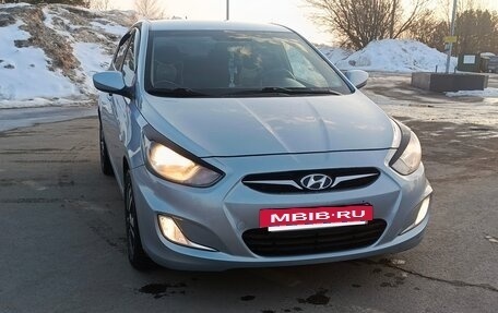 Hyundai Solaris II рестайлинг, 2012 год, 660 000 рублей, 12 фотография