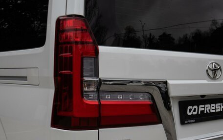 Toyota HiAce H200, 2021 год, 5 350 000 рублей, 8 фотография