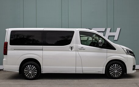 Toyota HiAce H200, 2021 год, 5 350 000 рублей, 5 фотография