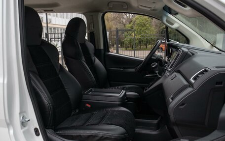 Toyota HiAce H200, 2021 год, 5 350 000 рублей, 12 фотография