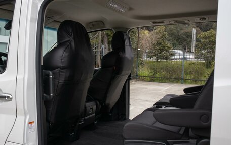 Toyota HiAce H200, 2021 год, 5 350 000 рублей, 17 фотография