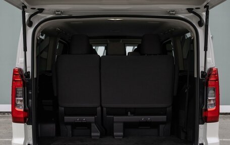 Toyota HiAce H200, 2021 год, 5 350 000 рублей, 29 фотография