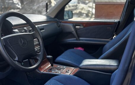 Mercedes-Benz E-Класс, 1998 год, 175 000 рублей, 5 фотография