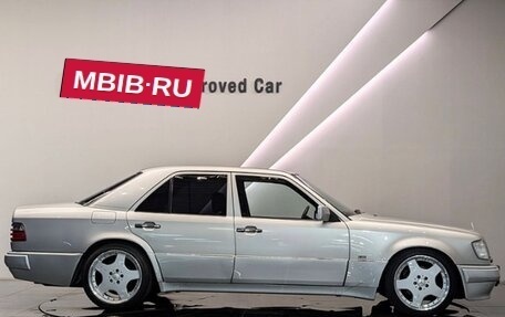 Mercedes-Benz W124, 1992 год, 14 100 000 рублей, 3 фотография