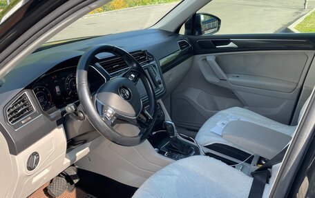 Volkswagen Tiguan II, 2017 год, 2 950 000 рублей, 6 фотография