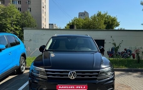 Volkswagen Tiguan II, 2017 год, 2 950 000 рублей, 2 фотография