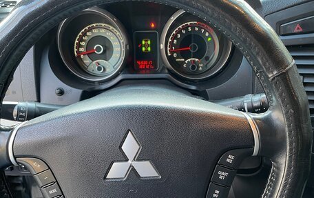 Mitsubishi Pajero IV, 2012 год, 2 620 000 рублей, 8 фотография