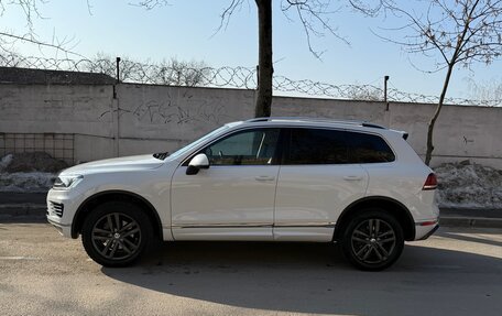 Volkswagen Touareg III, 2016 год, 2 950 000 рублей, 2 фотография