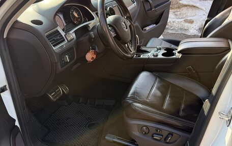 Volkswagen Touareg III, 2016 год, 2 950 000 рублей, 16 фотография