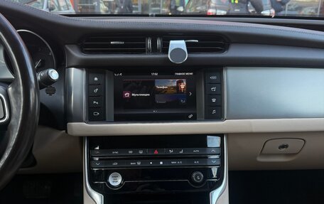 Jaguar XF II, 2016 год, 1 950 000 рублей, 3 фотография