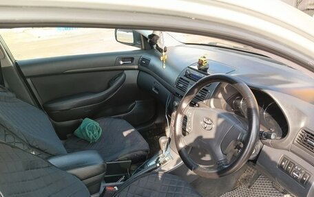 Toyota Avensis III рестайлинг, 2004 год, 650 000 рублей, 12 фотография