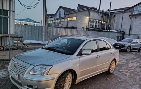 Toyota Avensis III рестайлинг, 2004 год, 650 000 рублей, 2 фотография