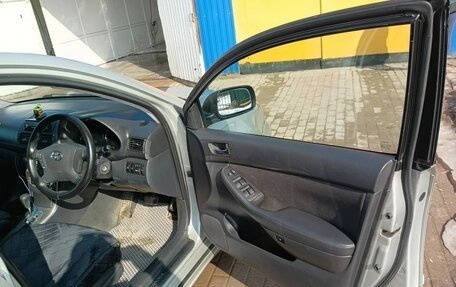 Toyota Avensis III рестайлинг, 2004 год, 650 000 рублей, 11 фотография