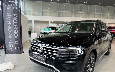 Volkswagen Tiguan II, 2018 год, 2 690 000 рублей, 1 фотография