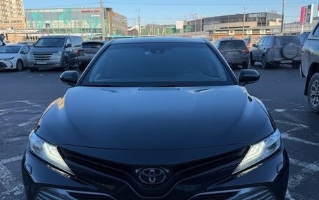 Toyota Camry, 2018 год, 2 850 000 рублей, 1 фотография