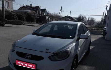 Hyundai Solaris II рестайлинг, 2012 год, 550 000 рублей, 1 фотография