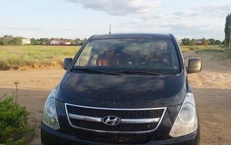 Hyundai H-1 II рестайлинг, 2010 год, 1 400 000 рублей, 2 фотография