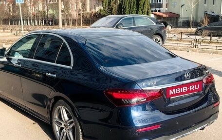 Mercedes-Benz E-Класс, 2022 год, 6 300 000 рублей, 6 фотография