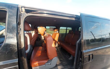 Hyundai H-1 II рестайлинг, 2010 год, 1 400 000 рублей, 6 фотография