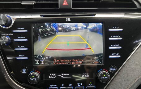 Toyota Camry, 2018 год, 2 850 000 рублей, 9 фотография