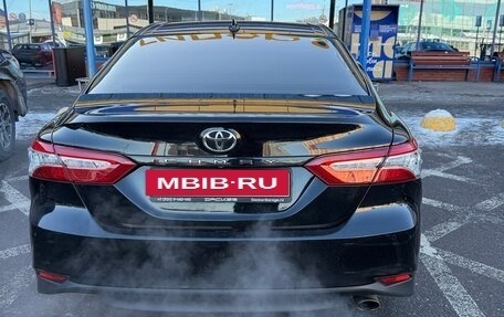 Toyota Camry, 2018 год, 2 850 000 рублей, 4 фотография