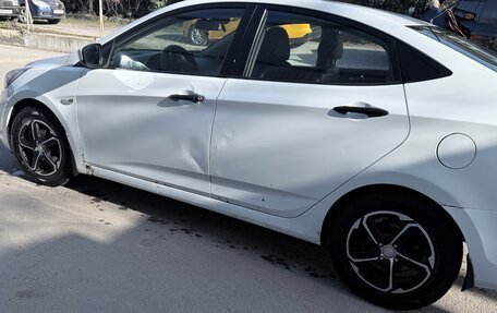 Hyundai Solaris II рестайлинг, 2012 год, 550 000 рублей, 3 фотография