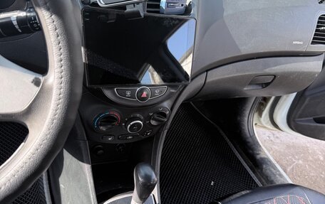 Hyundai Solaris II рестайлинг, 2012 год, 550 000 рублей, 7 фотография