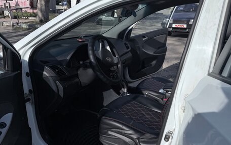 Hyundai Solaris II рестайлинг, 2012 год, 550 000 рублей, 6 фотография