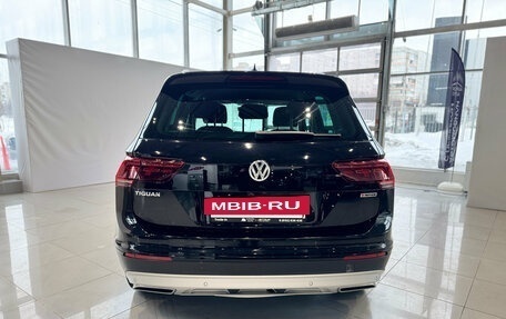 Volkswagen Tiguan II, 2018 год, 2 690 000 рублей, 4 фотография
