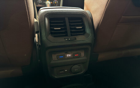 Volkswagen Tiguan II, 2018 год, 2 690 000 рублей, 27 фотография