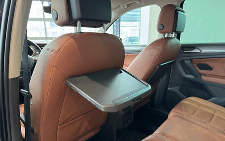 Volkswagen Tiguan II, 2018 год, 2 690 000 рублей, 26 фотография