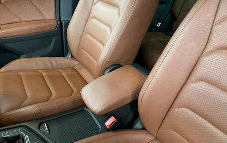 Volkswagen Tiguan II, 2018 год, 2 690 000 рублей, 23 фотография