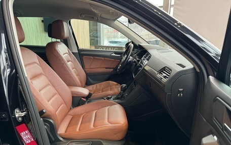 Volkswagen Tiguan II, 2018 год, 2 690 000 рублей, 29 фотография