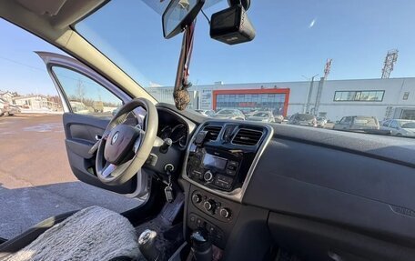 Renault Logan II, 2018 год, 940 000 рублей, 7 фотография