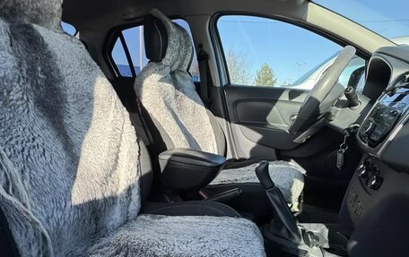 Renault Logan II, 2018 год, 940 000 рублей, 8 фотография