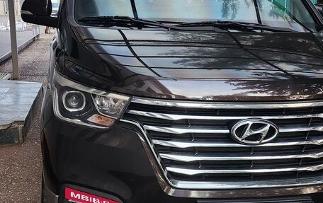 Hyundai Grand Starex Grand Starex I рестайлинг 2, 2019 год, 3 250 000 рублей, 14 фотография