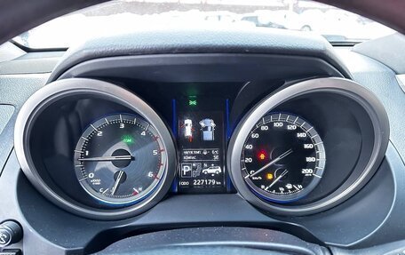 Toyota Land Cruiser Prado 150 рестайлинг 2, 2014 год, 3 450 000 рублей, 20 фотография