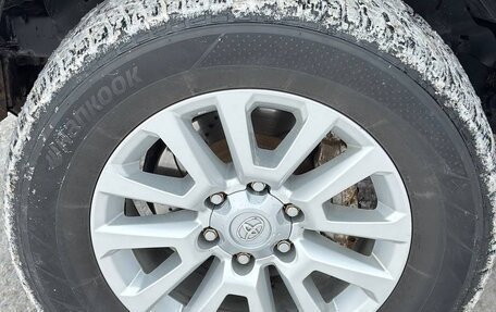 Toyota Land Cruiser Prado 150 рестайлинг 2, 2014 год, 3 450 000 рублей, 19 фотография