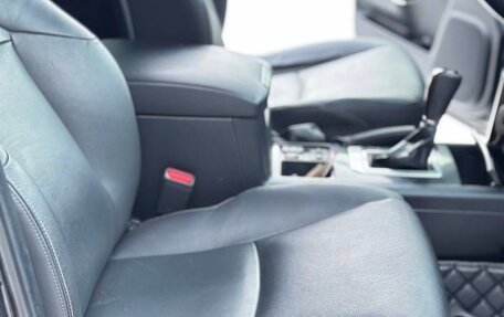 Toyota Land Cruiser Prado 150 рестайлинг 2, 2014 год, 3 450 000 рублей, 27 фотография