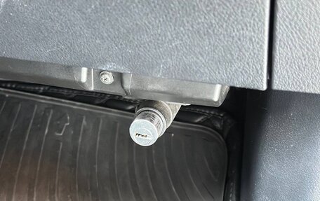 Toyota Land Cruiser Prado 150 рестайлинг 2, 2014 год, 3 450 000 рублей, 34 фотография