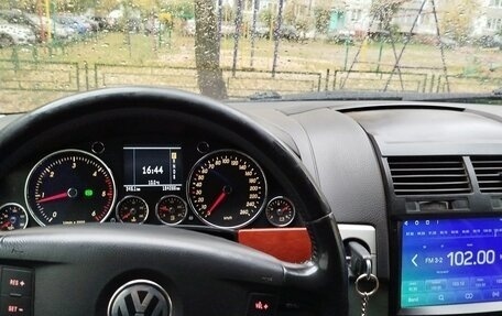 Volkswagen Touareg III, 2005 год, 1 300 000 рублей, 9 фотография