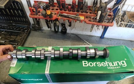 Volkswagen Touareg III, 2005 год, 1 300 000 рублей, 26 фотография