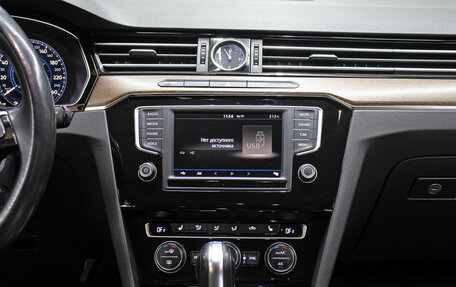 Volkswagen Passat B8 рестайлинг, 2017 год, 1 798 000 рублей, 15 фотография