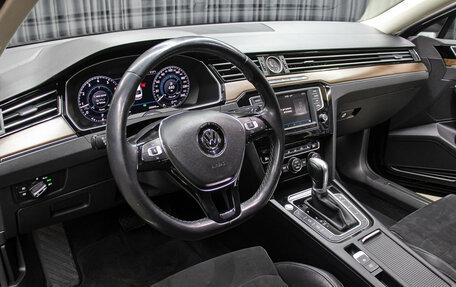 Volkswagen Passat B8 рестайлинг, 2017 год, 1 798 000 рублей, 16 фотография