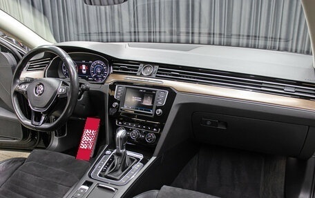 Volkswagen Passat B8 рестайлинг, 2017 год, 1 798 000 рублей, 11 фотография