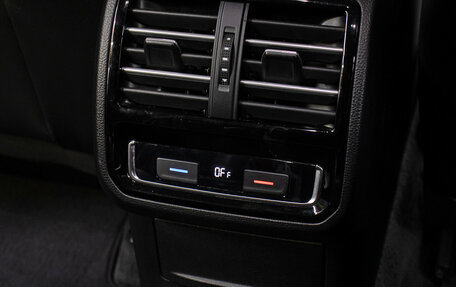 Volkswagen Passat B8 рестайлинг, 2017 год, 1 798 000 рублей, 22 фотография