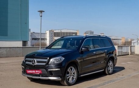 Mercedes-Benz GL-Класс, 2015 год, 4 000 000 рублей, 2 фотография